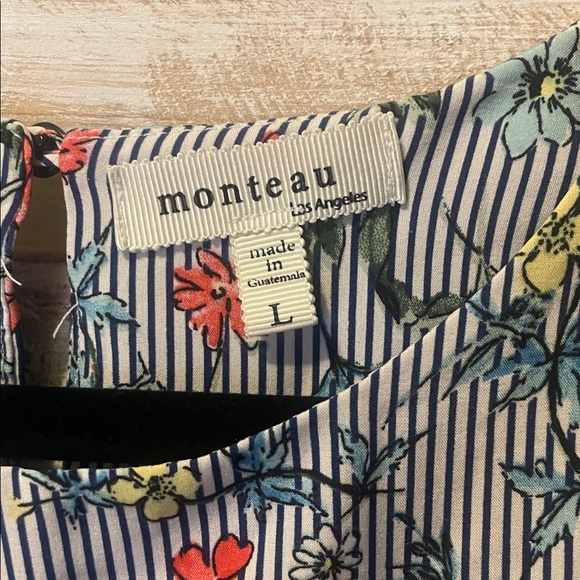 Woman’s Elegant Floral Embroidered Striped Blouse Size Large - Picture 2 of 5